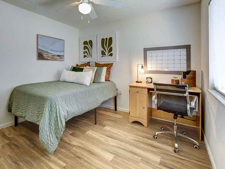 Room in 2 Bed - 2 Bath