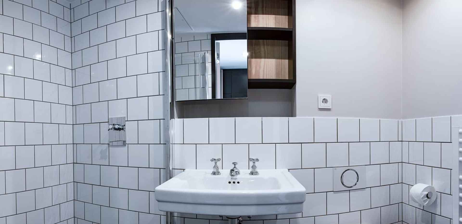 Studio - (Penthouse)