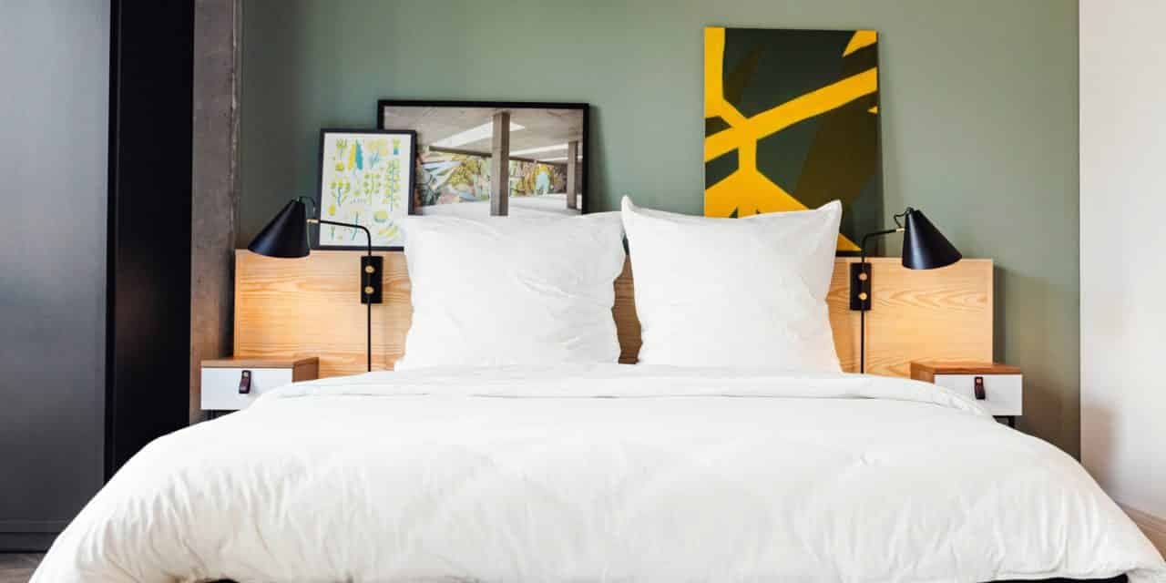 1Bed - 1Bath (Neon Gold)