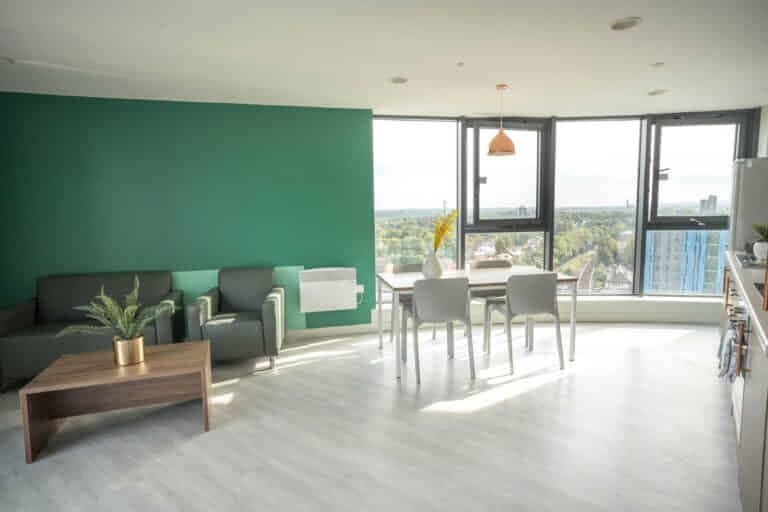 En Suite Cluster City View