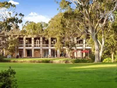 La Trobe University - Glenn College, Melbourne view 7