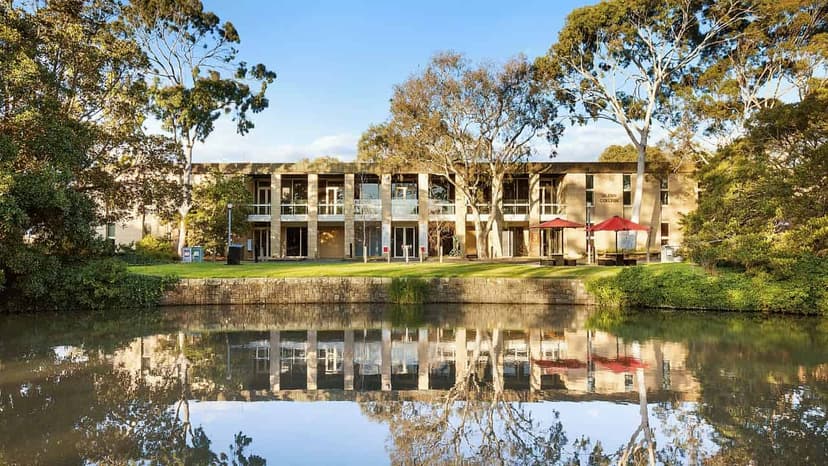 La Trobe University - Glenn College, Melbourne view 6