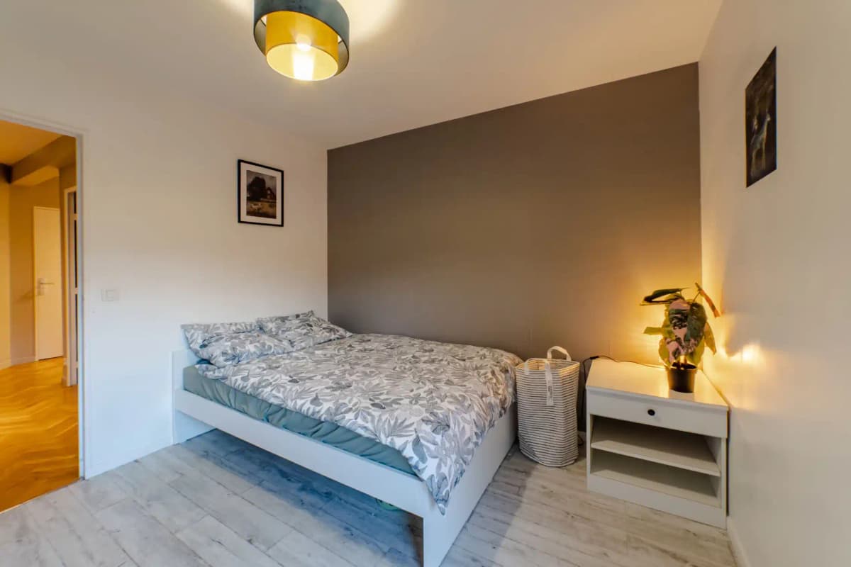 XO 94800, Paris